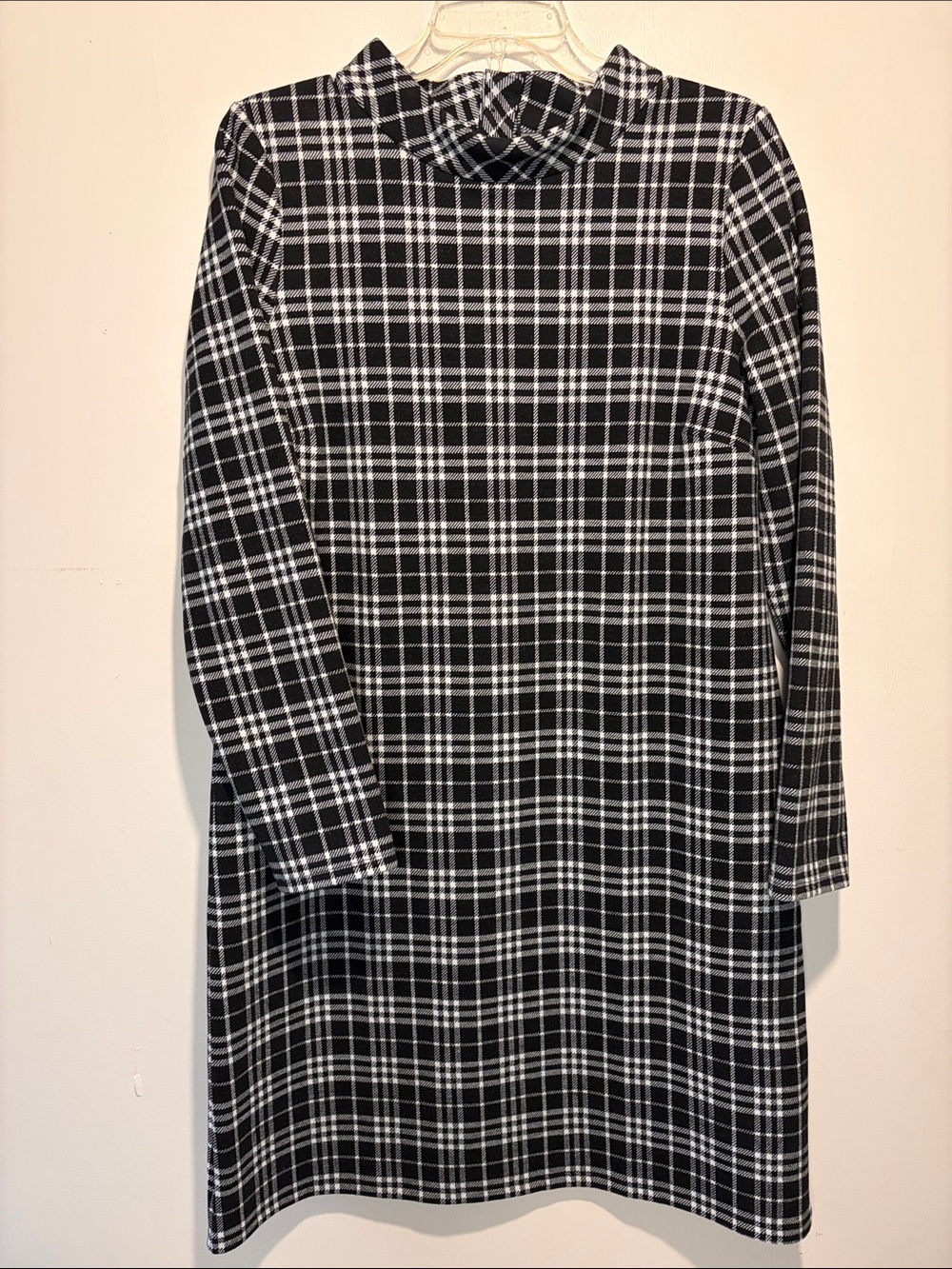 Talbots Long Sleeve Mock Neck White  Black Plaid Sheath Dress Back Buttons SZ M
